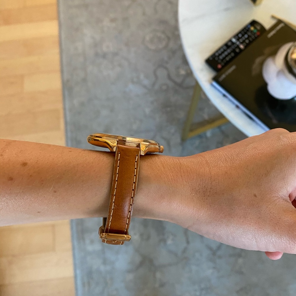 Michael Kors Gold face watch with leather band! - Picture 2 of 4